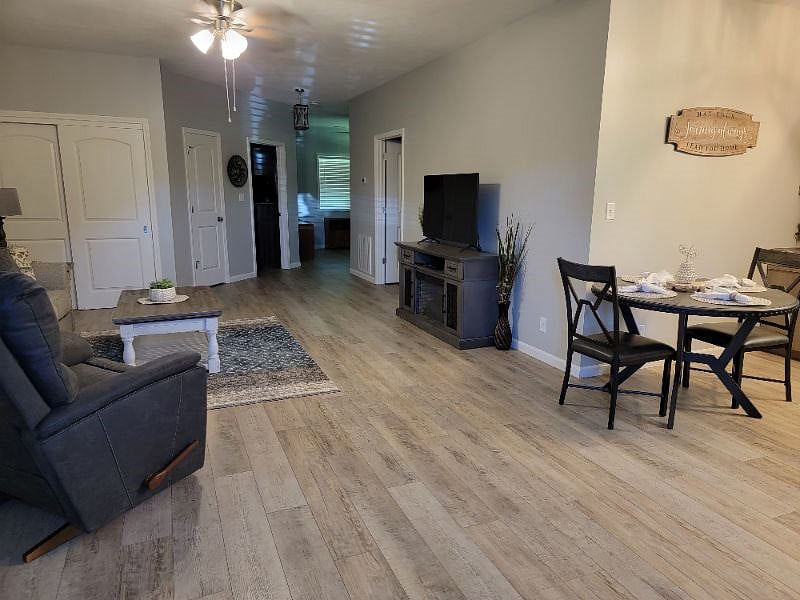 Furnished Finder property 410489_1 photo 4