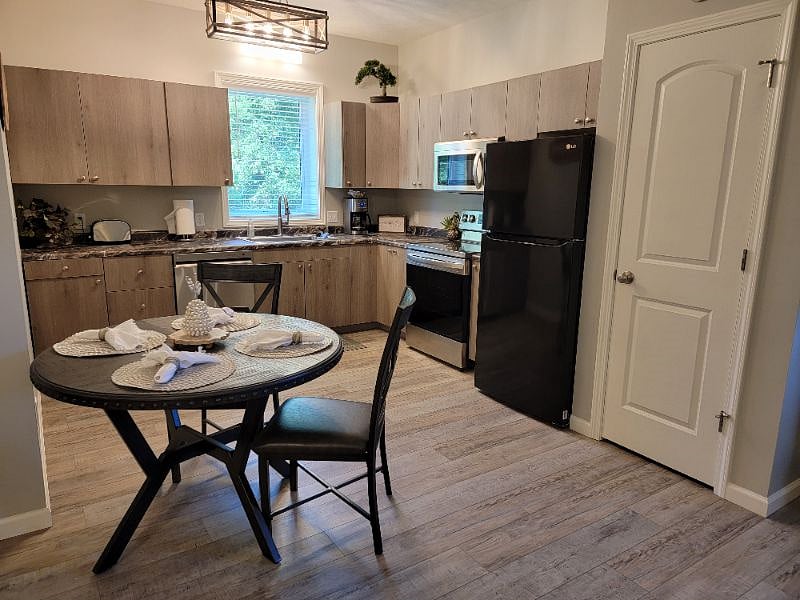 Furnished Finder property 410489_1 photo 14