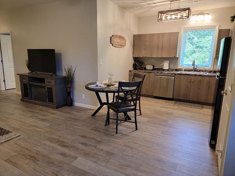 Furnished Finder property 410489_1 photo 13