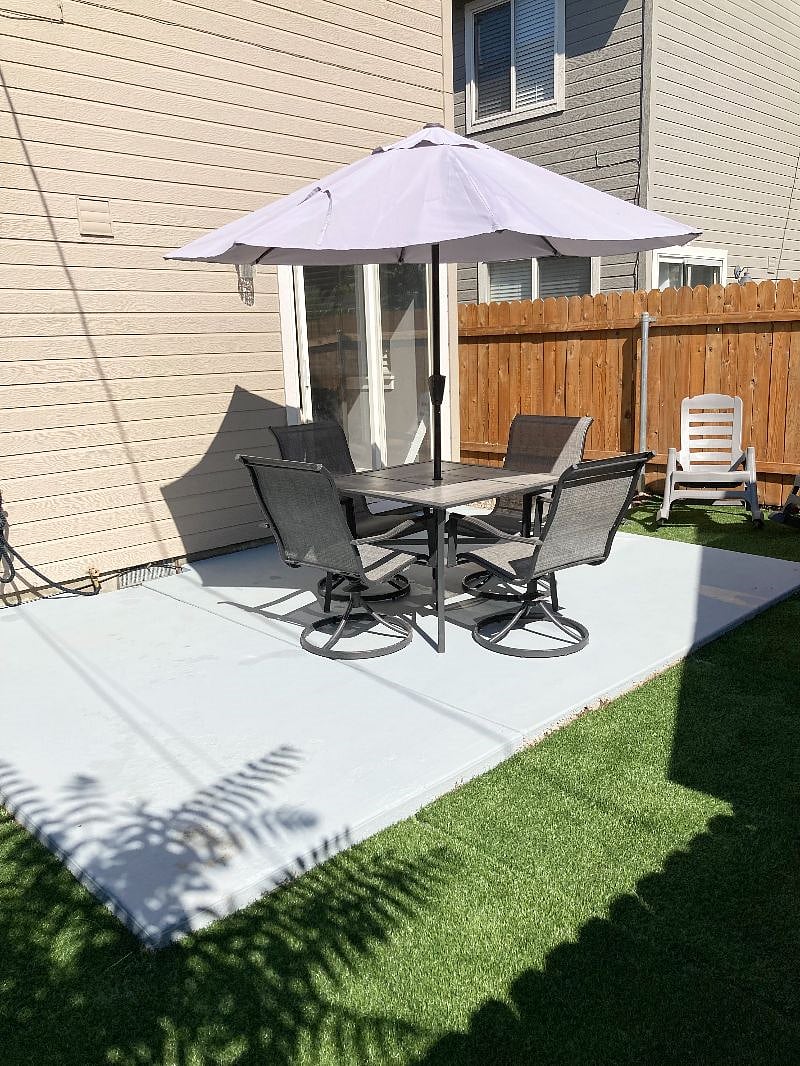 Enclosed private yard