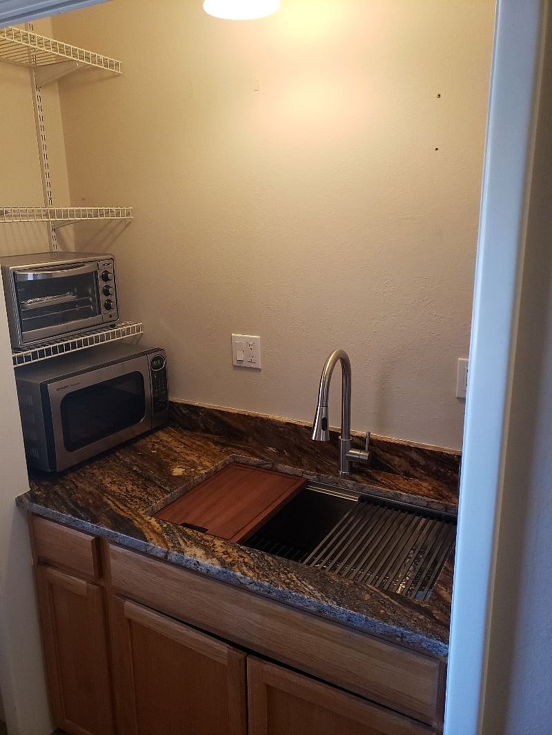 30" sink