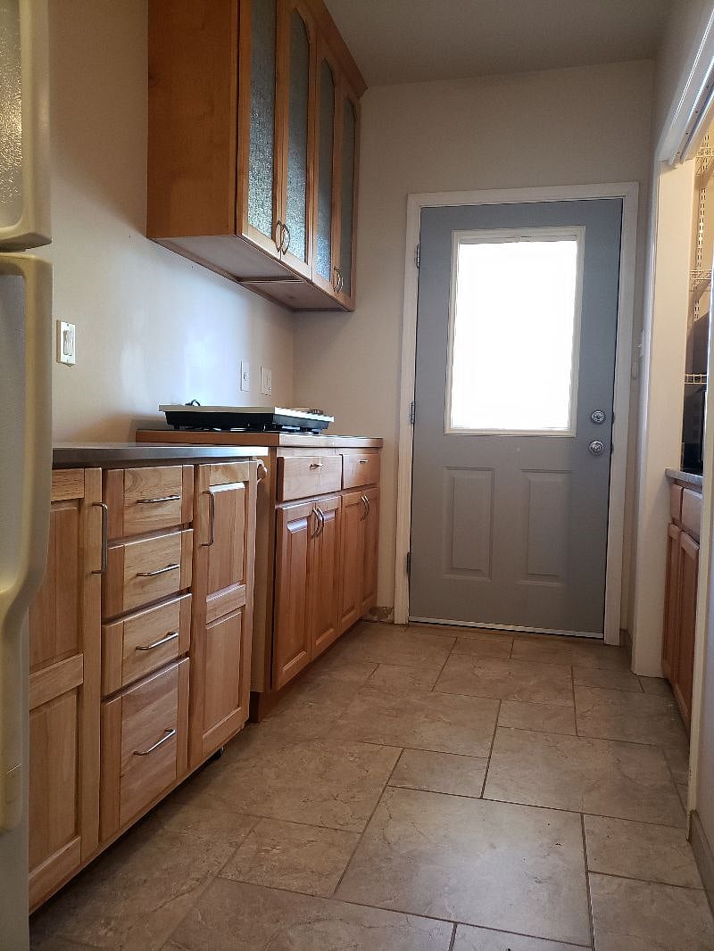 Plenty of kitchen storage