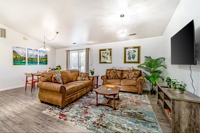 Furnished Finder property 410603_1 photo 2