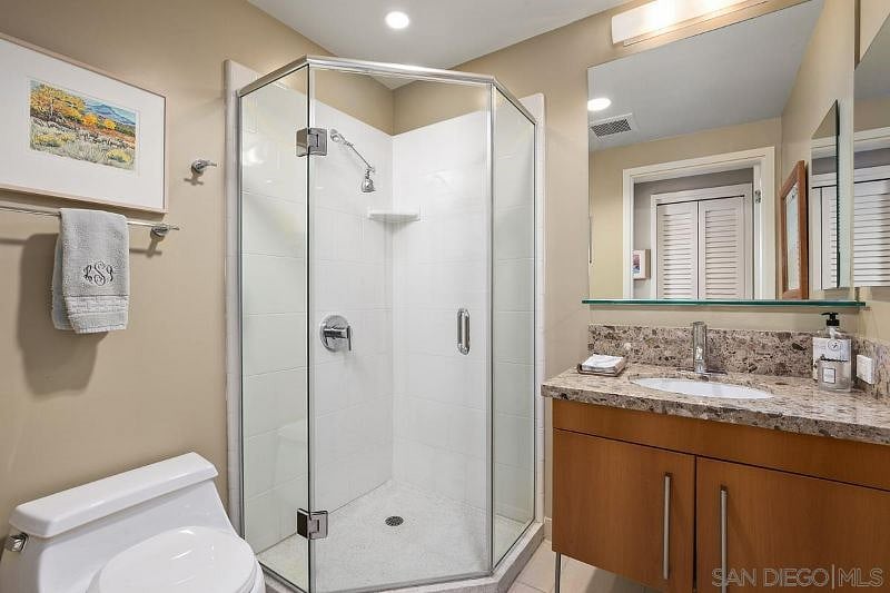 2nd Bathroom