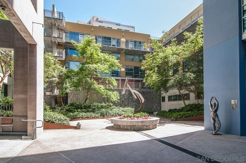 Street level courtyard