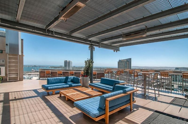 Top floor lounge