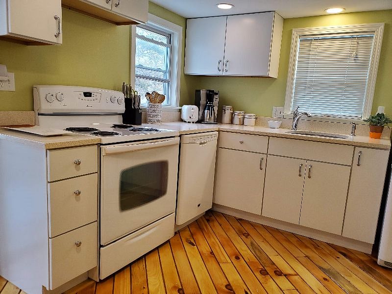 Furnished Finder property 410702_2 photo 4