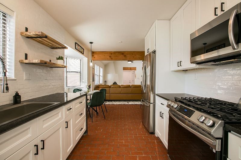Furnished Finder property 410706_1 photo 11