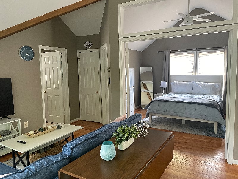 Bedroom with queen size bed.