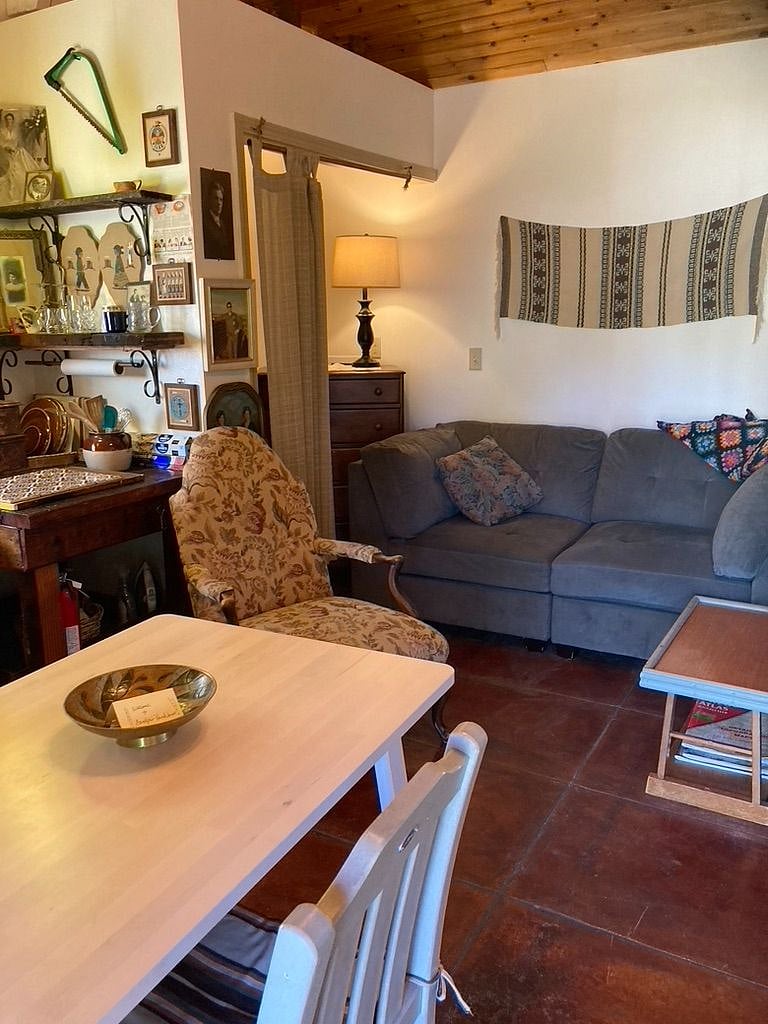 Furnished Finder property 410785_2 photo 6