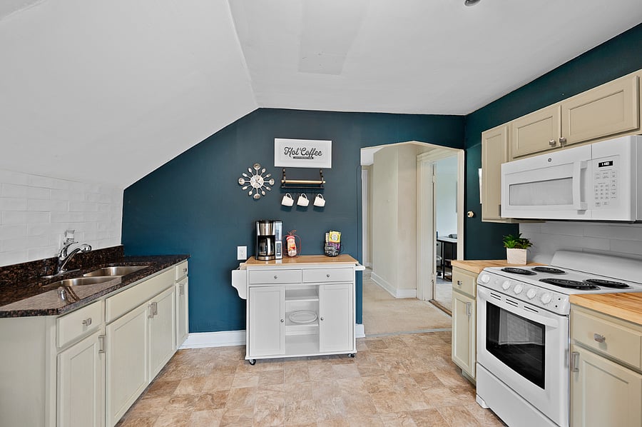 Furnished Finder property 410809_1 photo 12