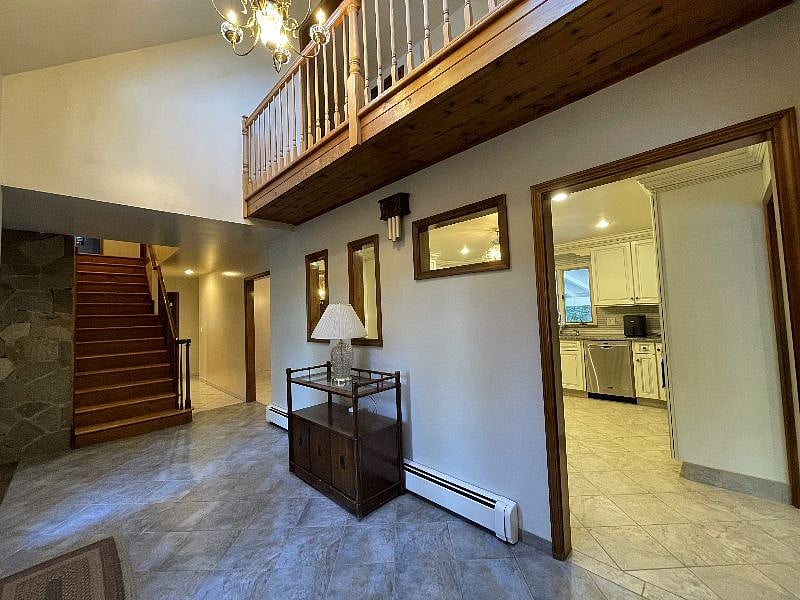Furnished Finder property 410833_2 photo 14
