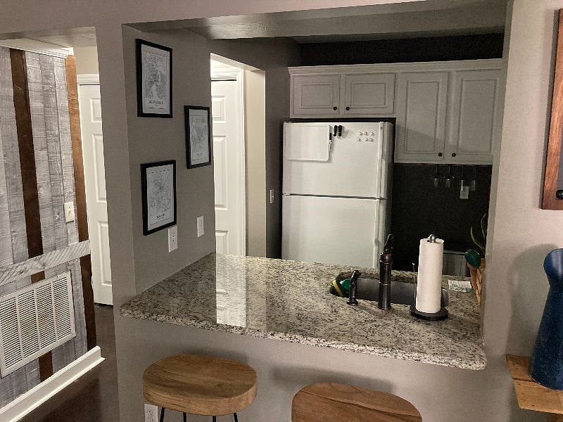 Furnished Finder property 410868_1 photo 17