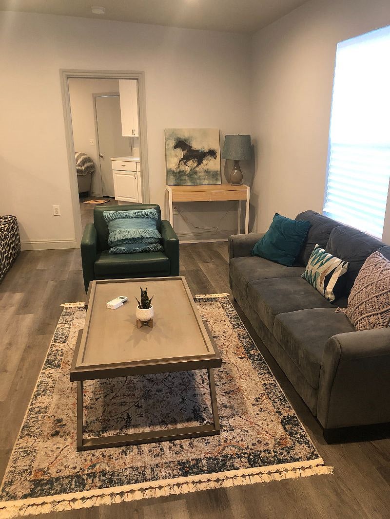 Furnished Finder property 410924_2 photo 3