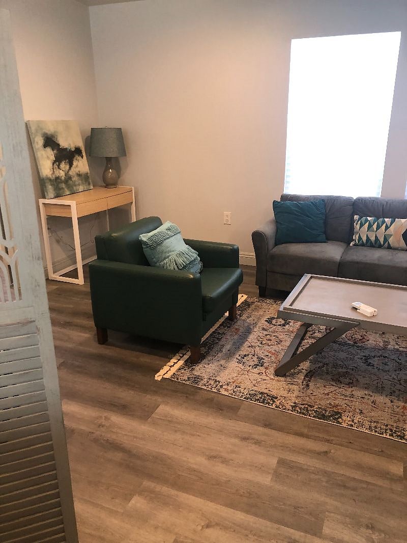 Furnished Finder property 410924_2 photo 5
