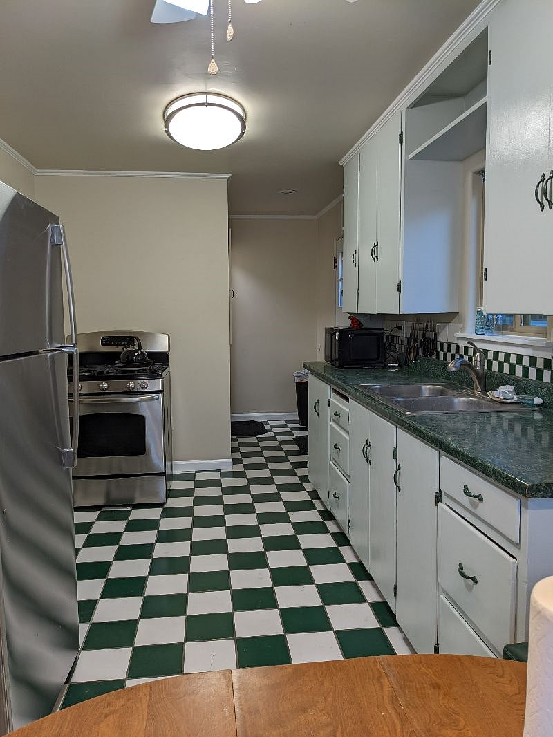 Furnished Finder property 410960_1 photo 7
