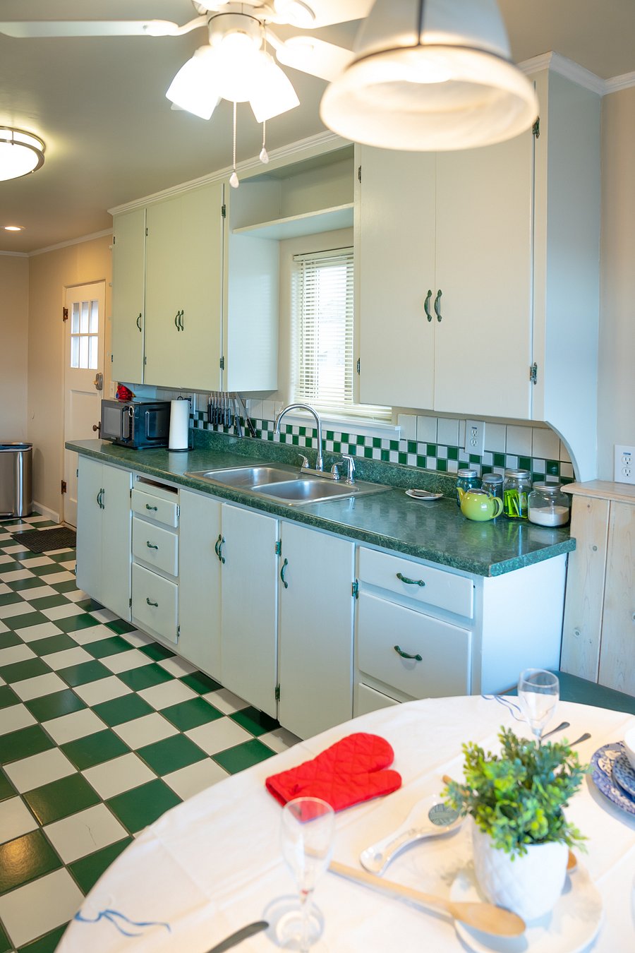 Furnished Finder property 410960_1 photo 4