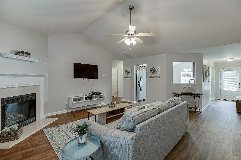 Furnished Finder property 410994_1 photo 5