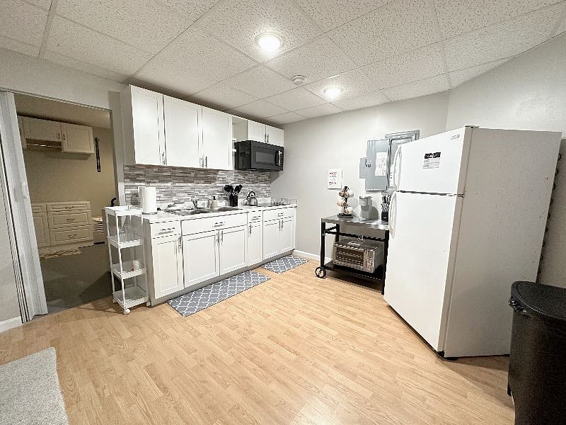 Furnished Finder property 410994_2 photo 10