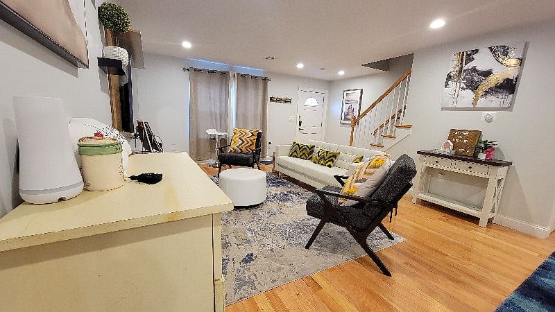 Furnished Finder property 411000_1 photo 3