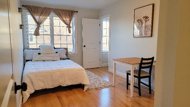 Furnished Finder property 411000_1 photo 21