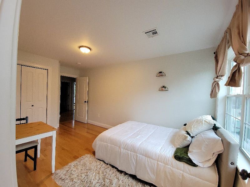 Furnished Finder property 411000_1 photo 22