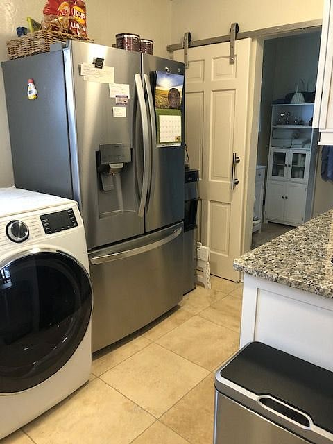 Furnished Finder property 411003_1 photo 17