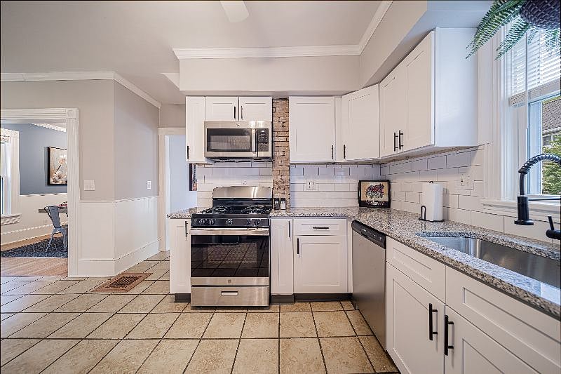 Furnished Finder property 411016_1 photo 12