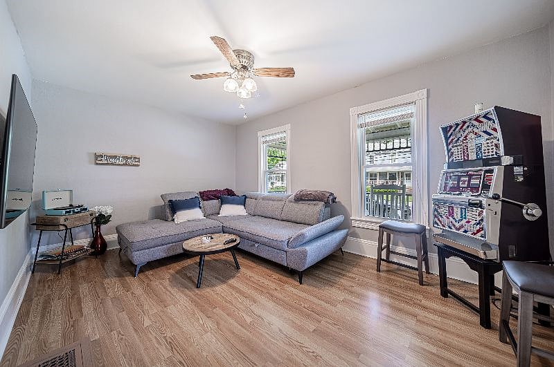 Furnished Finder property 411016_1 photo 14