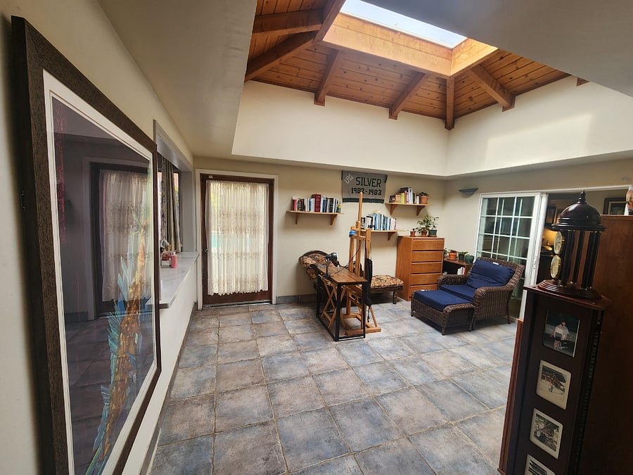 Atrium connecting the kitchen and family room