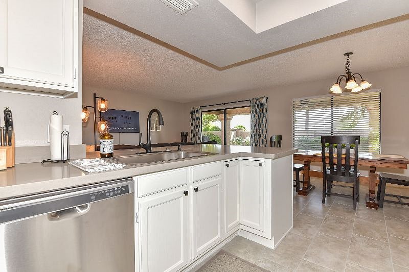Furnished Finder property 411125_1 photo 7