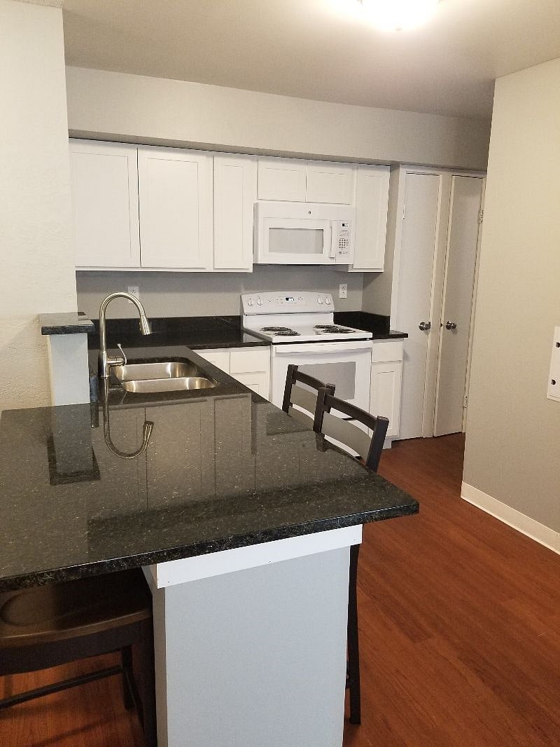 Furnished Finder property 411248_1 photo 1