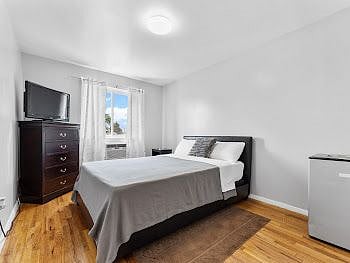 Furnished Finder property 411278_2 photo 3