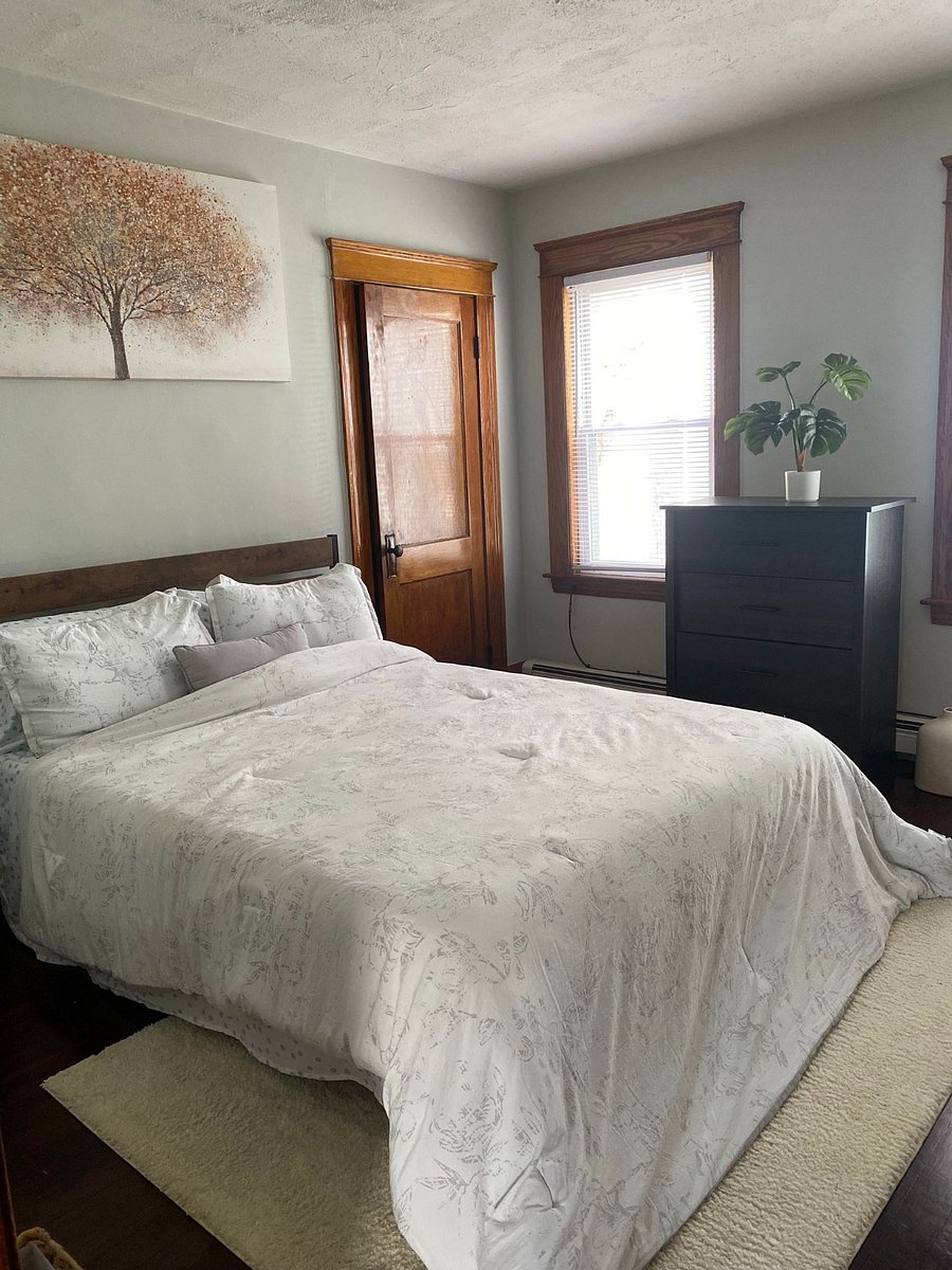 Furnished Finder property 411395_2 photo 1