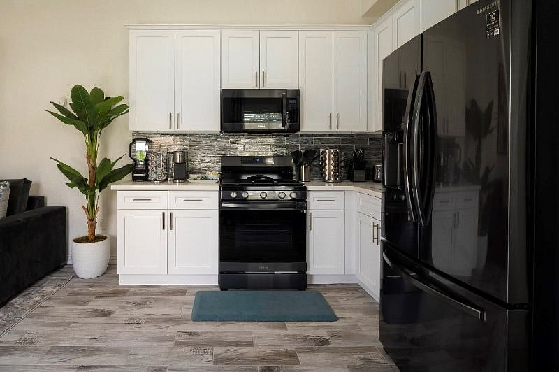 Furnished Finder property 411600_1 photo 4