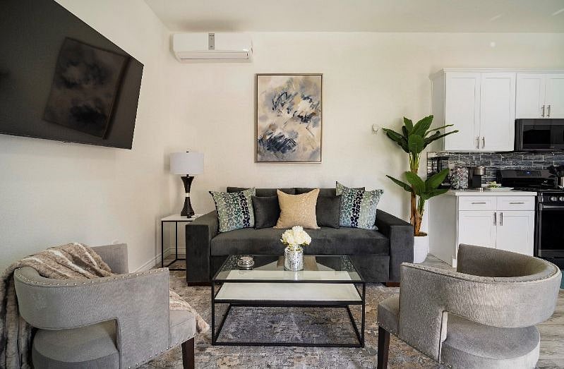 Furnished Finder property 411600_1 photo 3