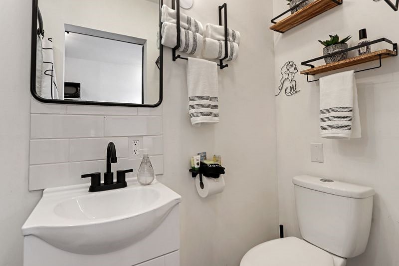 Furnished Finder property 411605_2 photo 3