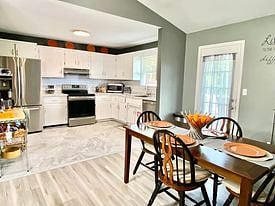Furnished Finder property 411750_1 photo 13