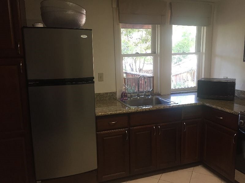 Furnished Finder property 411860_1 photo 3