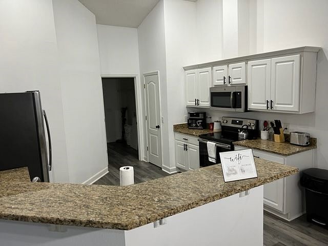 Furnished Finder property 411912_1 photo 25