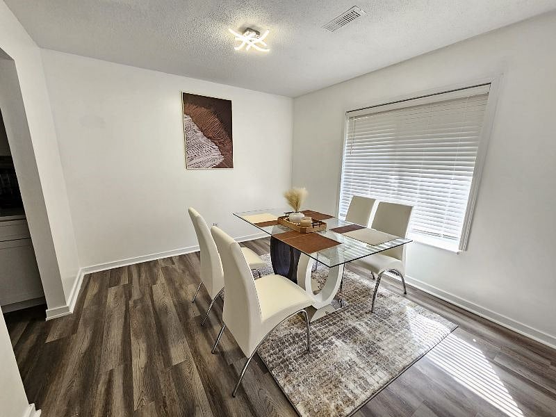 4 seater dining table