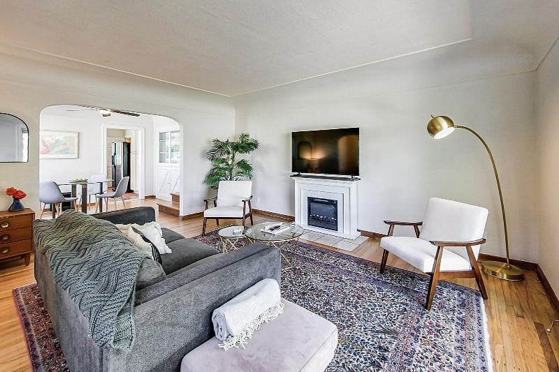 Furnished Finder property 411993_1 photo 3