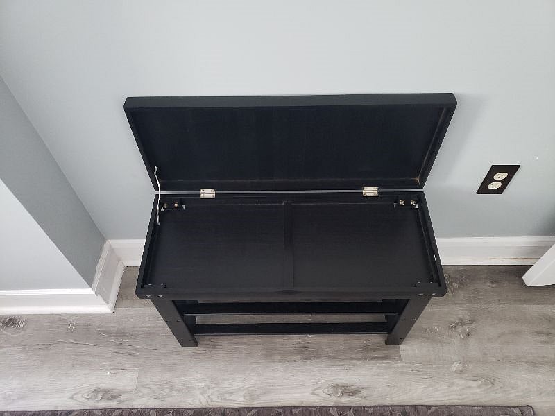 2nd Bedroom-Sitting Bench that doubles as storage