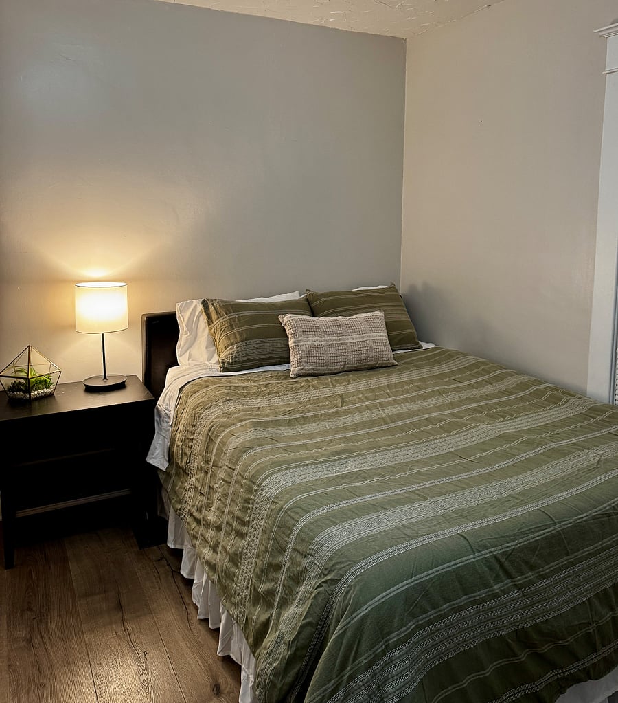 Furnished Finder property 412109_1 photo 7