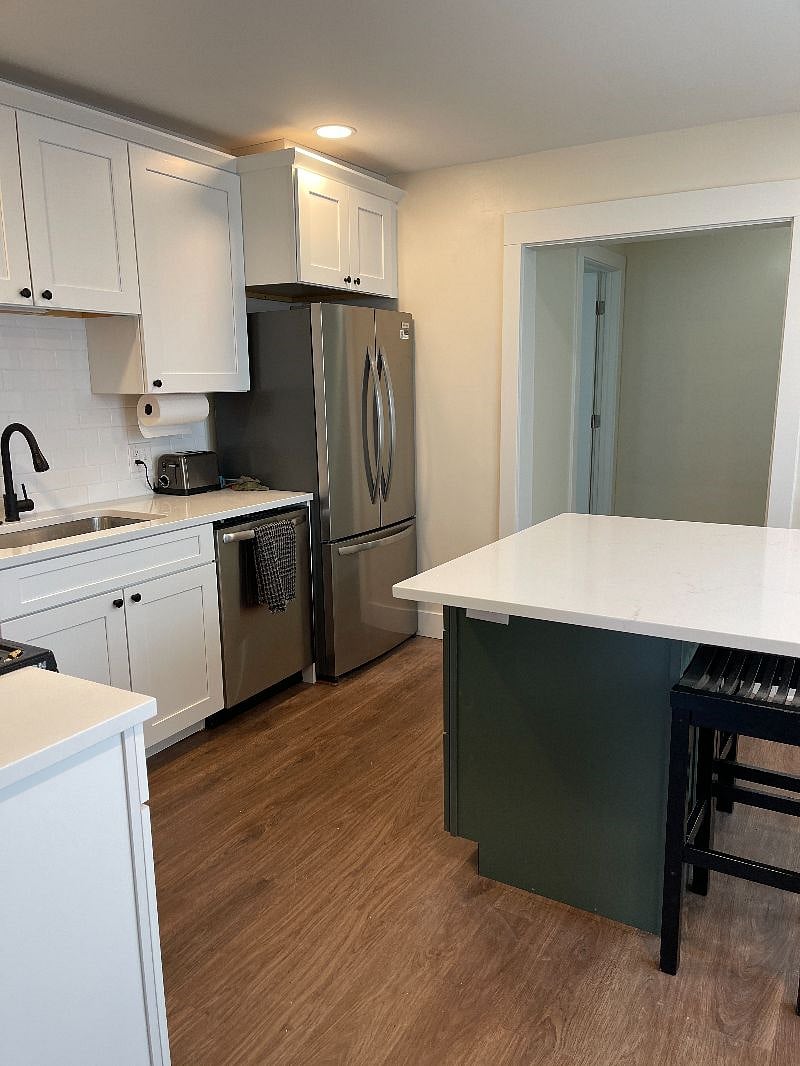 Furnished Finder property 412109_2 photo 4