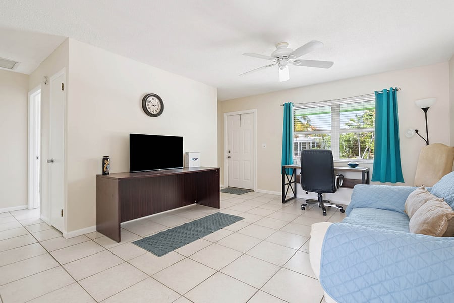 Furnished Finder property 412111_2 photo 3