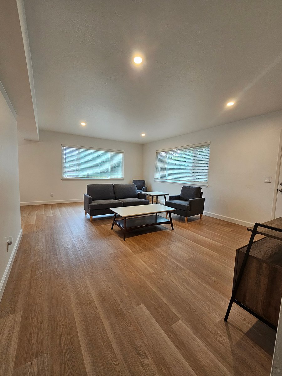 Furnished Finder property 412138_2 photo 8