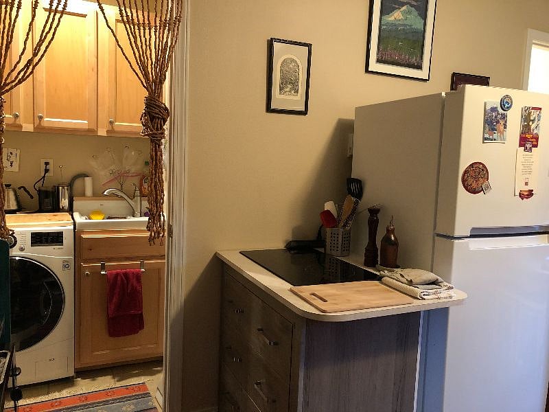 Furnished Finder property 412193_1 photo 3