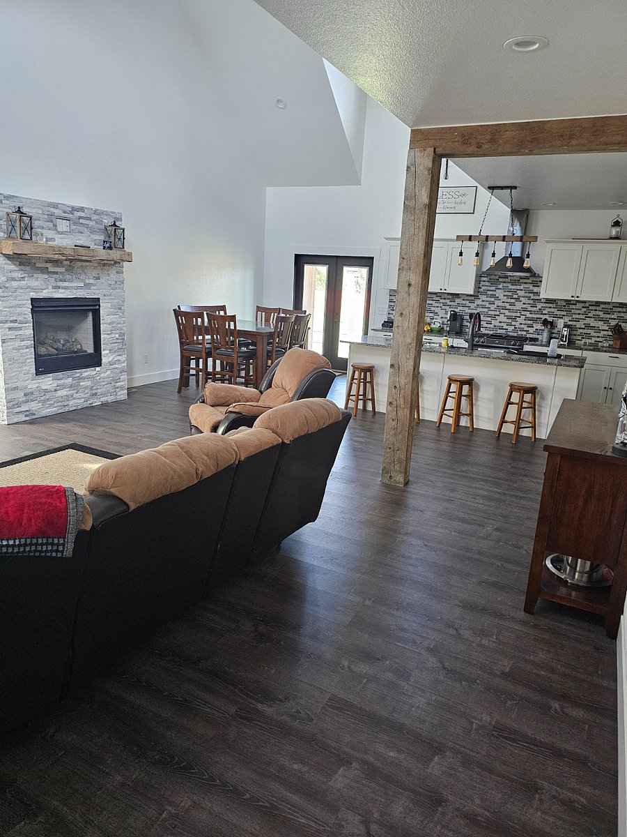 Furnished Finder property 412236_1 photo 2