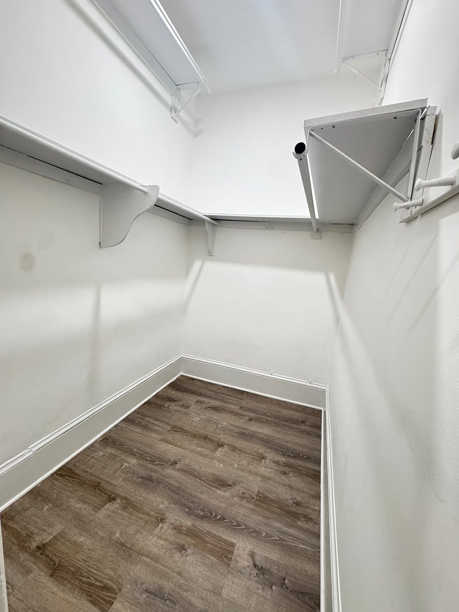 Walk in closet